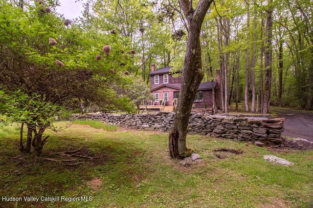 22 Mt Laurel Road, Greenfield Park, NY 12435
