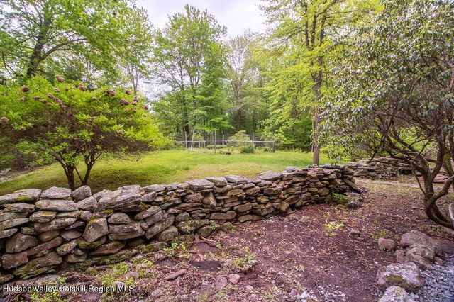 22 Mt Laurel Road, Greenfield Park, NY 12435