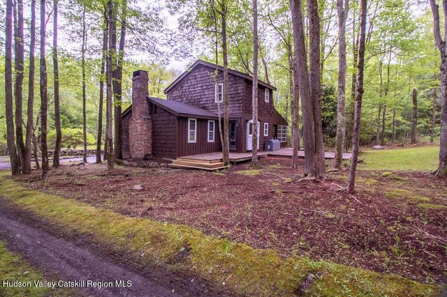 22 Mt Laurel Road, Greenfield Park, NY 12435
