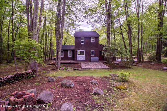 22 Mt Laurel Road, Greenfield Park, NY 12435