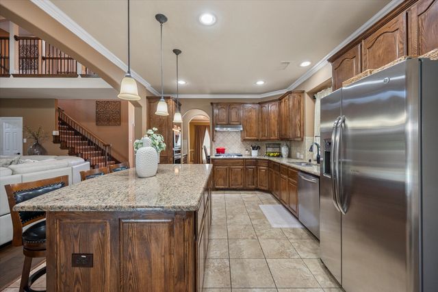 801 Sierra Avenue, Mansfield, TX 76063