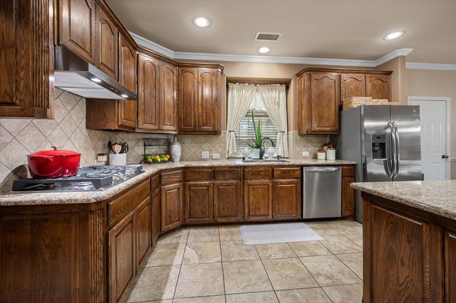 801 Sierra Avenue, Mansfield, TX 76063