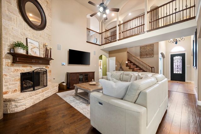801 Sierra Avenue, Mansfield, TX 76063
