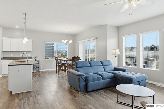 5113 N 180th Avenue, Omaha, NE 68022