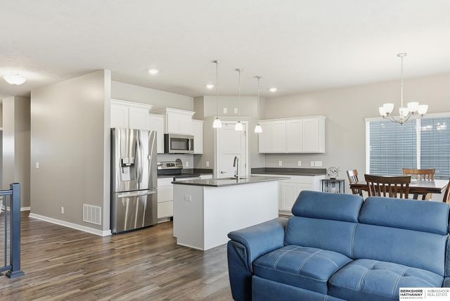 5113 N 180th Avenue, Omaha, NE 68022