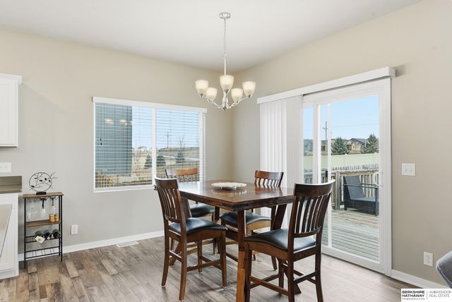 5113 N 180th Avenue, Omaha, NE 68022