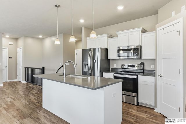 5113 N 180th Avenue, Omaha, NE 68022