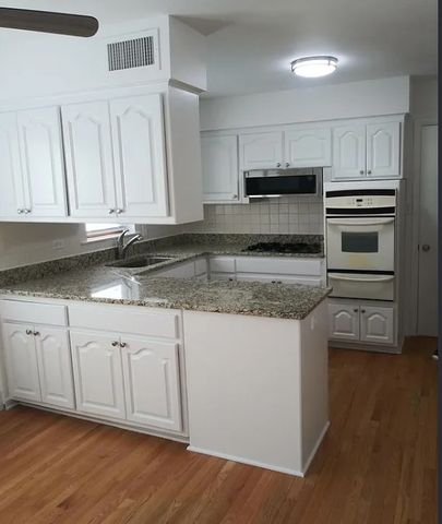 3036 Downing Avenue, Westchester, IL 60154