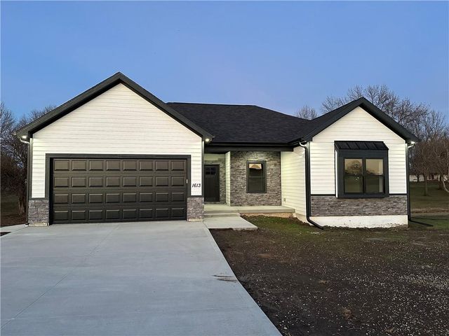1613 S Ash Court, Ottawa, KS 66067