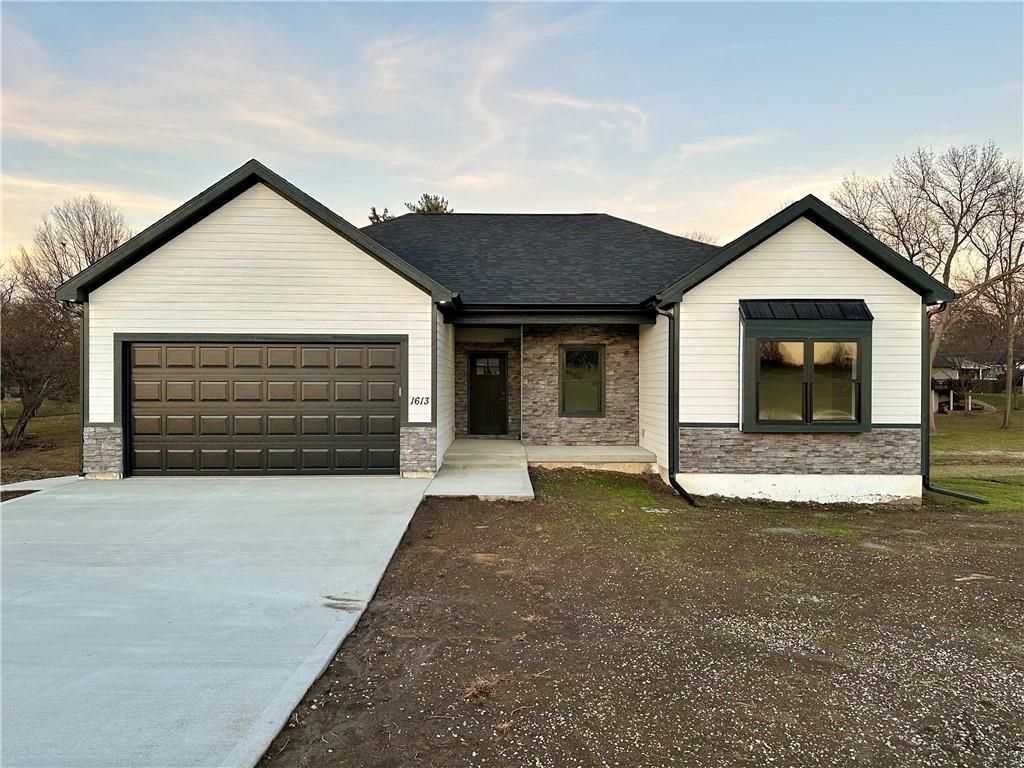 1613 S Ash Court, Ottawa, KS 66067