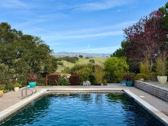 17 Calera Canyon Road, Salinas, CA 93908