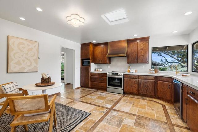 17 Calera Canyon Road, Salinas, CA 93908