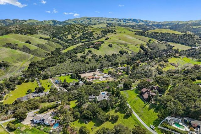 17 Calera Canyon Road, Salinas, CA 93908