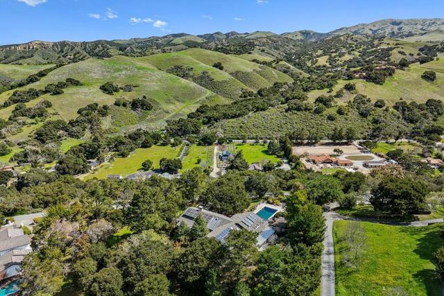 17 Calera Canyon Road, Salinas, CA 93908