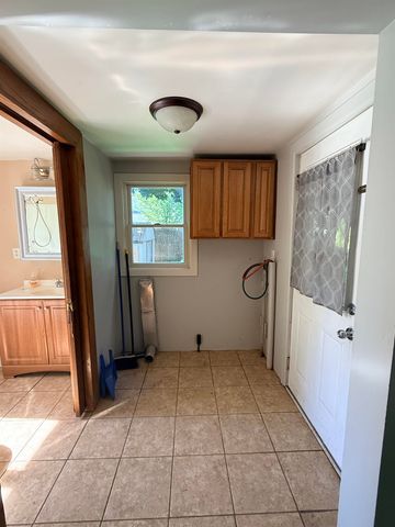 708 Woodside Lane, Bay City, MI 48708