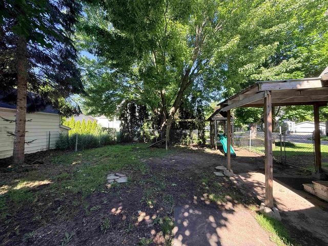 708 Woodside Lane, Bay City, MI 48708