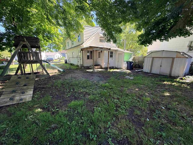 708 Woodside Lane, Bay City, MI 48708