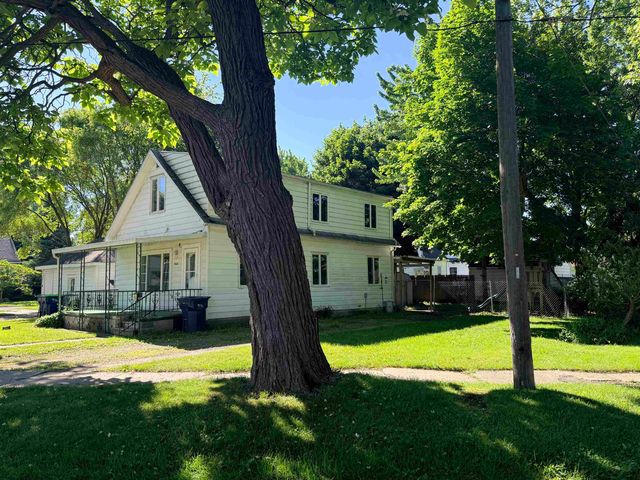 708 Woodside Lane, Bay City, MI 48708