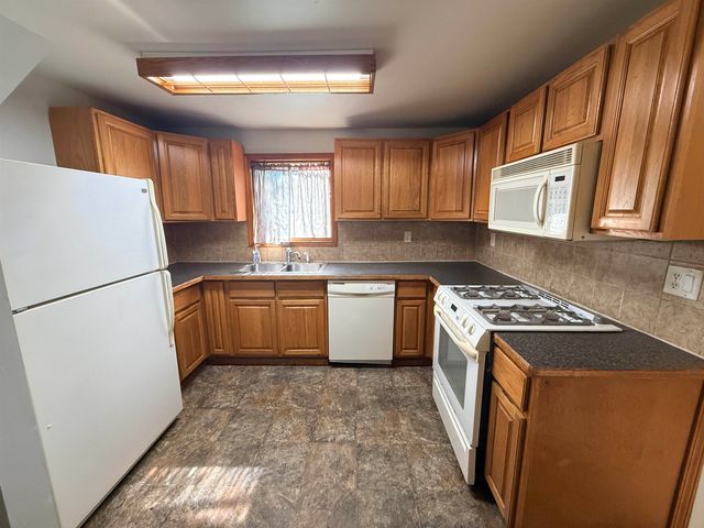 708 Woodside Lane, Bay City, MI 48708
