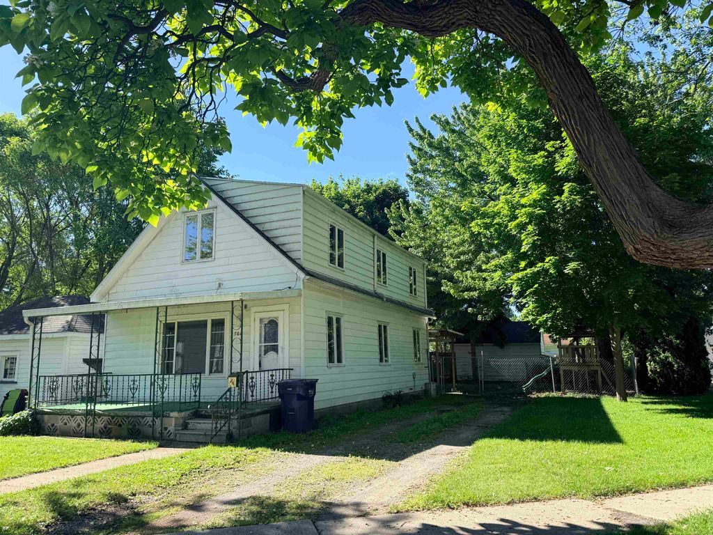 708 Woodside Lane, Bay City, MI 48708