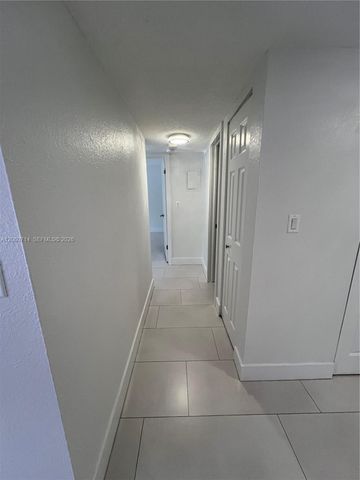 9520 SW 8th Street 118, Miami, FL 33174