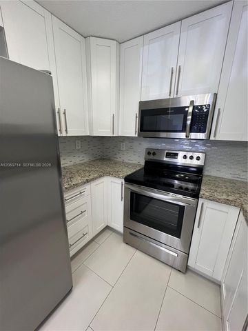 9520 SW 8th Street 118, Miami, FL 33174