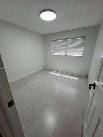 9520 SW 8th Street 118, Miami, FL 33174
