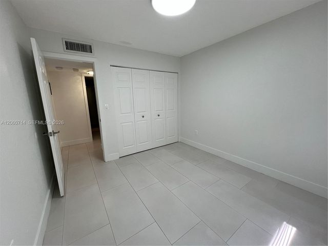 9520 SW 8th Street 118, Miami, FL 33174