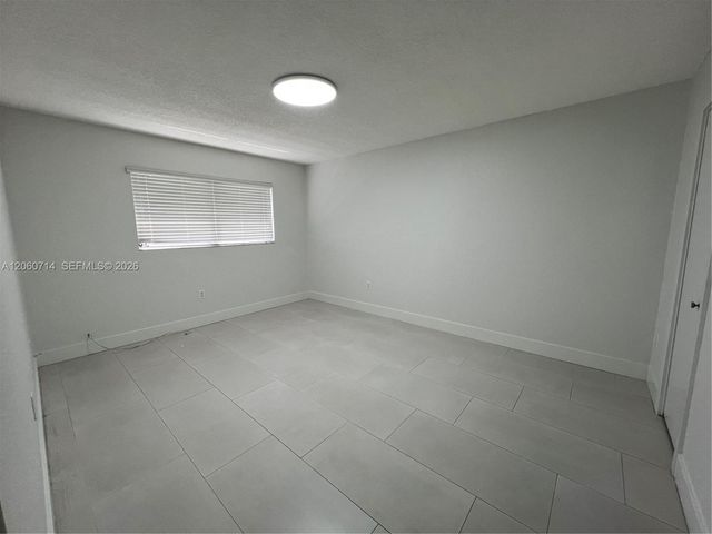 9520 SW 8th Street 118, Miami, FL 33174