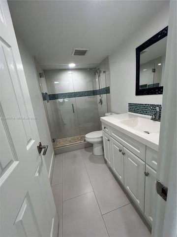 9520 SW 8th Street 118, Miami, FL 33174