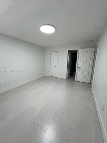 9520 SW 8th Street 118, Miami, FL 33174
