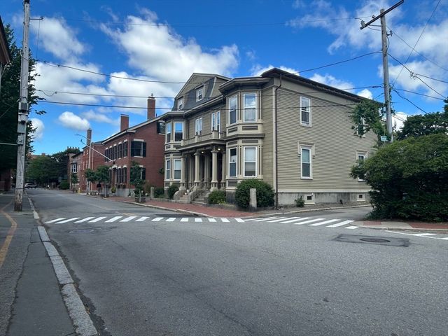 8 Brown 4, Salem, MA 01970
