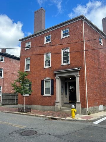 8 Brown 4, Salem, MA 01970
