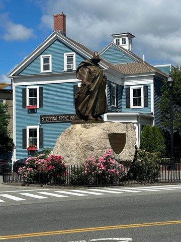 8 Brown 4, Salem, MA 01970