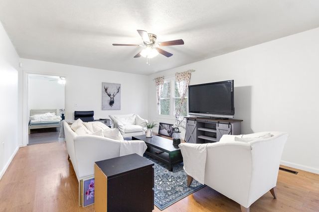 345 Eagle Nest Rd, Mcminnville, TN 37110