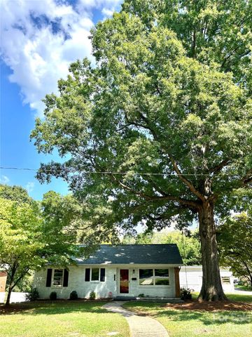 2255 Falmouth Road, Charlotte, NC 28205