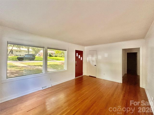 2255 Falmouth Road, Charlotte, NC 28205