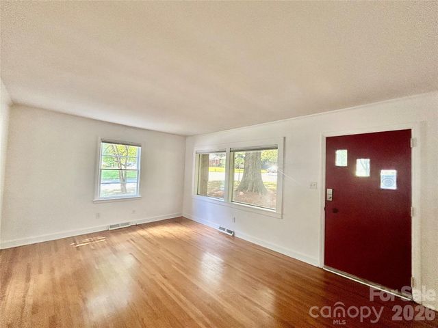 2255 Falmouth Road, Charlotte, NC 28205