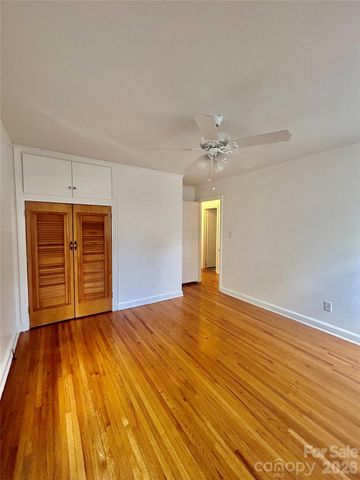 2255 Falmouth Road, Charlotte, NC 28205