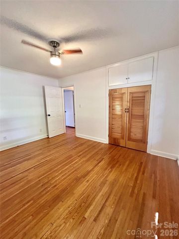 2255 Falmouth Road, Charlotte, NC 28205