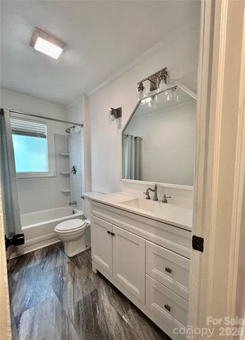 2255 Falmouth Road, Charlotte, NC 28205