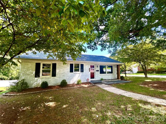 2255 Falmouth Road, Charlotte, NC 28205