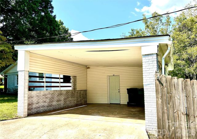 2255 Falmouth Road, Charlotte, NC 28205