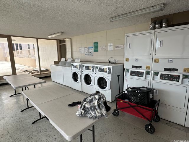 1720 Ala Moana Boulevard A504, Honolulu, HI 96815