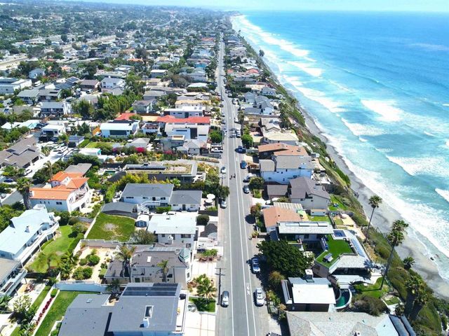 1576 Lorraine, Encinitas, CA 92024
