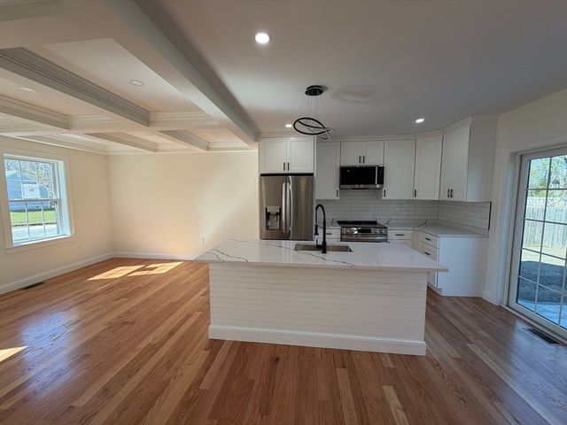 157 Compass Cir, Barnstable, MA 02601