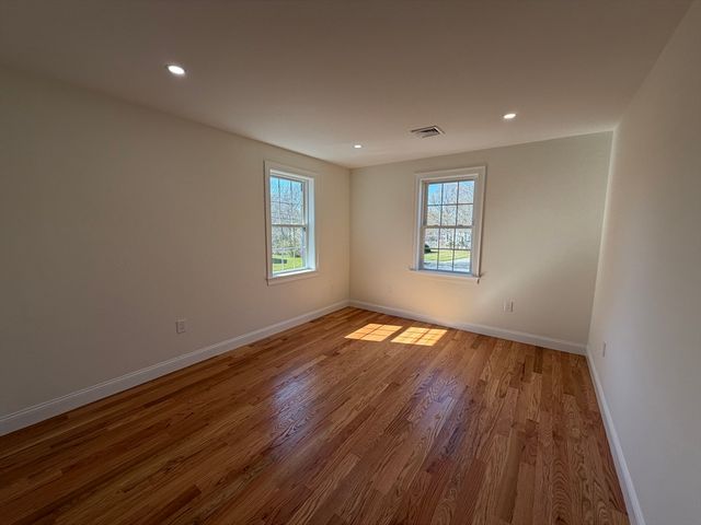 157 Compass Cir, Barnstable, MA 02601