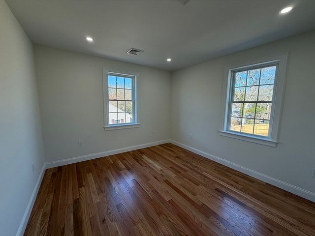 157 Compass Cir, Barnstable, MA 02601