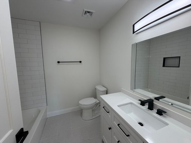 157 Compass Cir, Barnstable, MA 02601