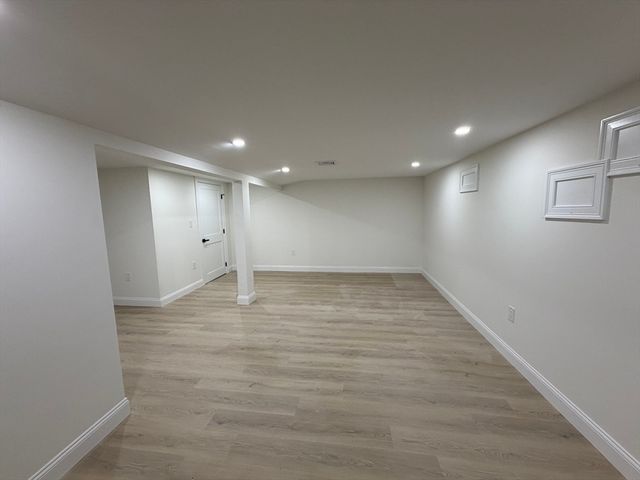 157 Compass Cir, Barnstable, MA 02601